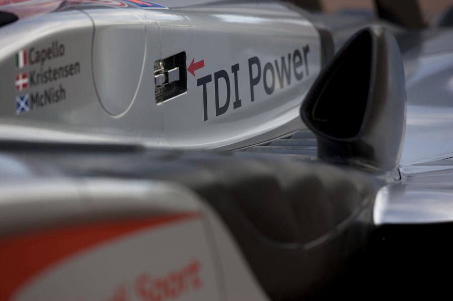 Детали экстерьера Audi R15 TDI 2009 года  (фото 20 из 78)